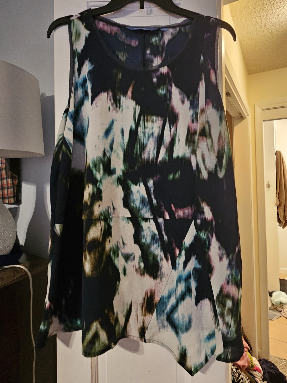 4/$25 Simply Vera Vera Wang Navy Multicolor Abstract Tank